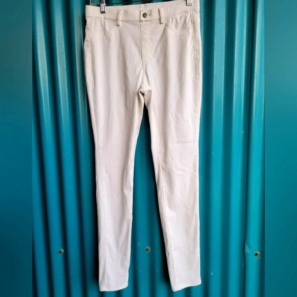 UNIQLO White  Pants Cotton Polyester Spandex Back Pockets Medium
